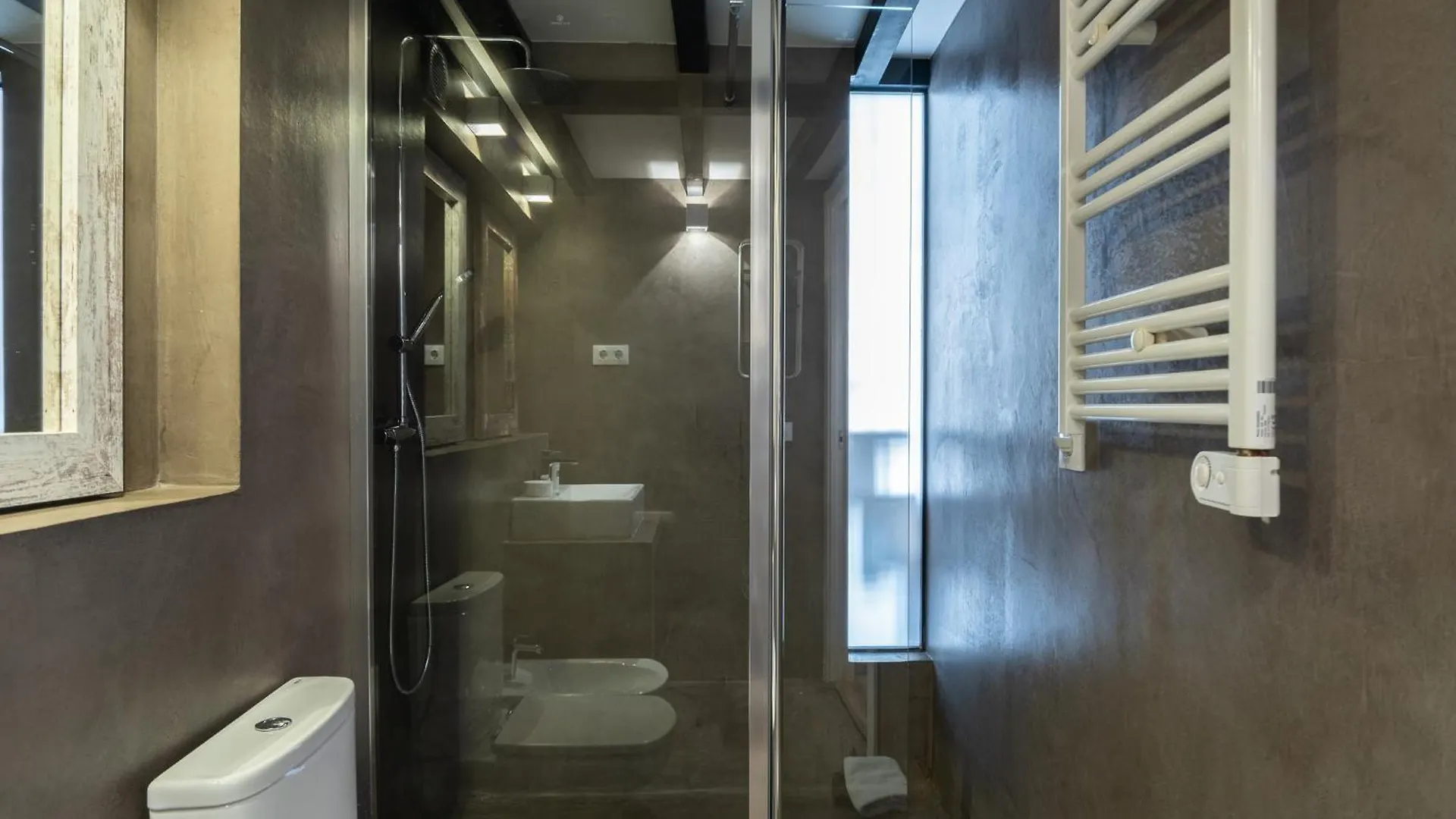 Daire Beautiful Renovated Loft Minutes From The Beach Barselona İspanya