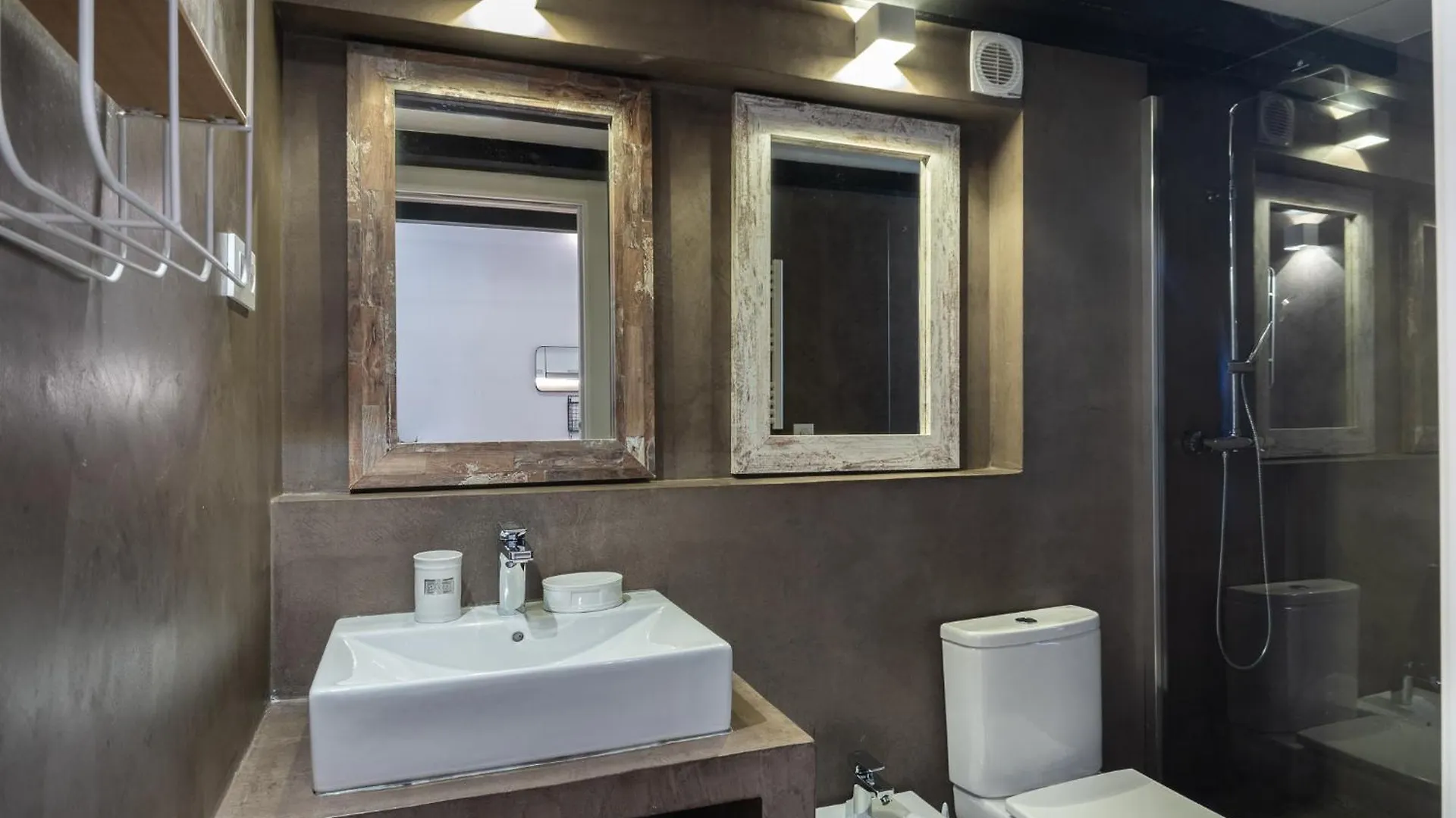 Beautiful Renovated Loft Minutes From The Beach Barcelona Hiszpania